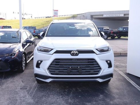 New 2026 Toyota Grand Highlander AWD Hybrid image 3