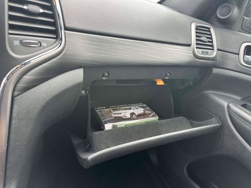 Used 2021 Jeep Grand Cherokee Freedom Edition image 30