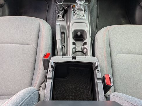 Used 2024 Jeep Wrangler Unlimited Rubicon AWD/4WD image 32