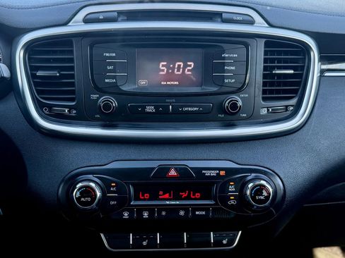 Used 2016 Kia Sorento EX image 16