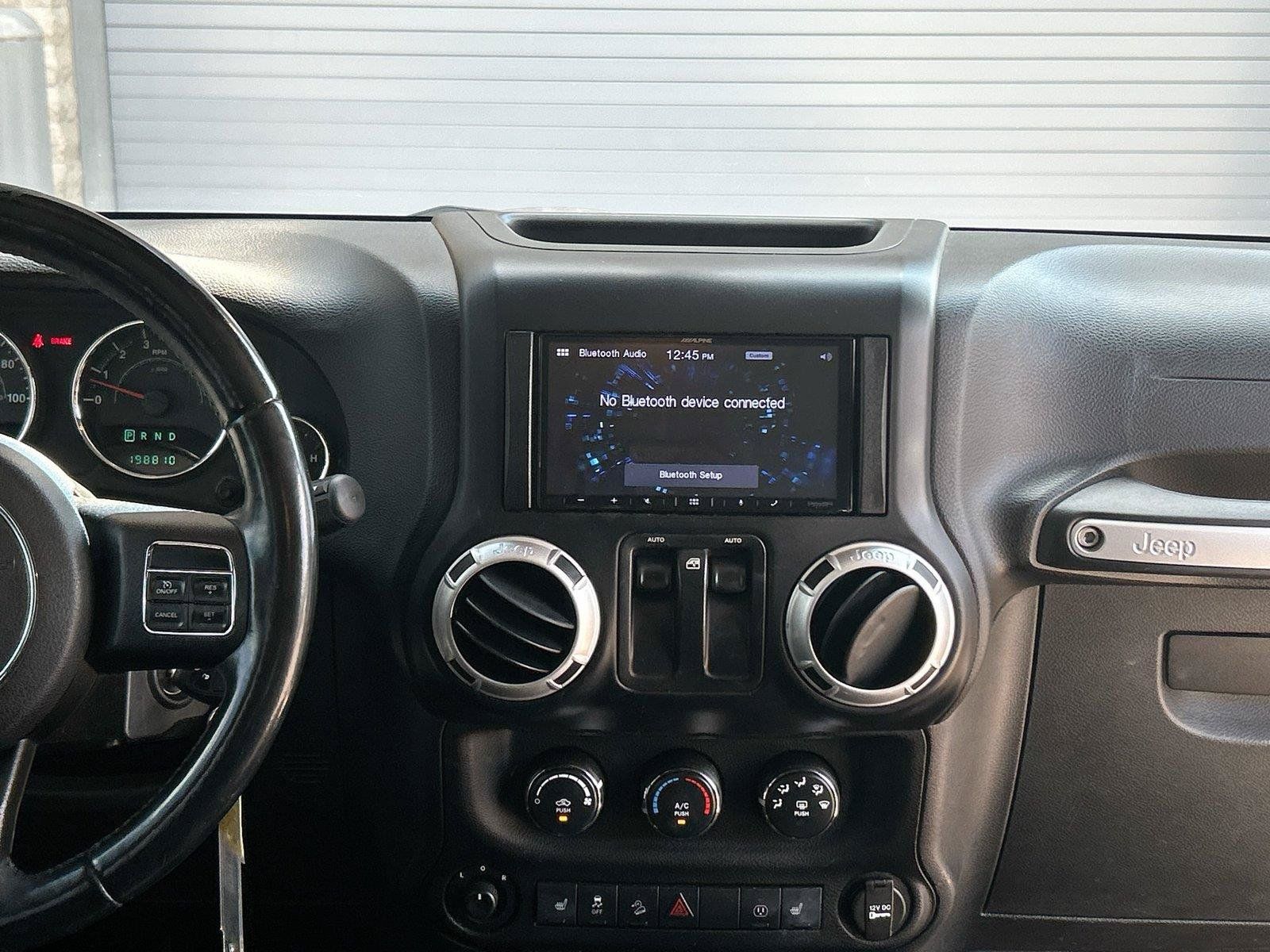 Used 2014 Jeep Wrangler Sahara w/ Connectivity Group AWD/4WD image 19