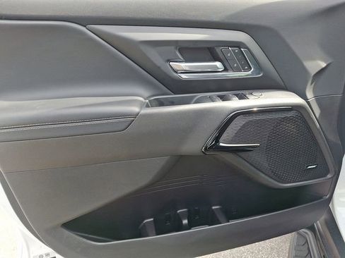 Used 2025 Chevrolet Silverado EV LT image 14