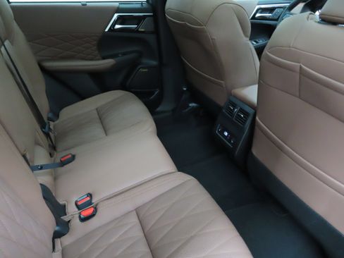 New 2026 Mitsubishi Outlander SEL FWD image 25