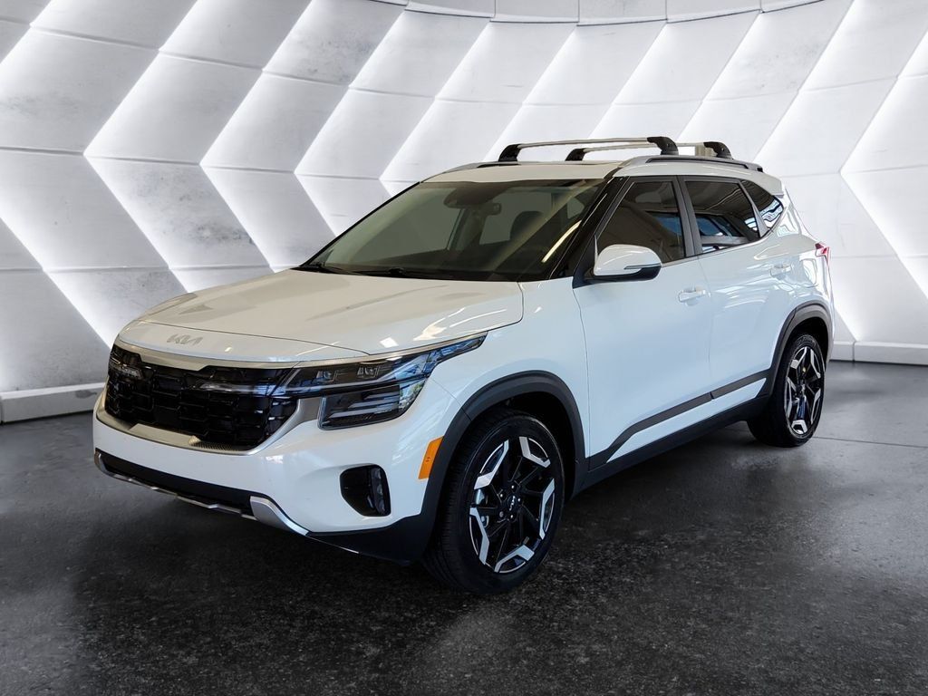 Used 2026 Kia Seltos SX w/ SX Sunroof Package AWD/4WD image 3