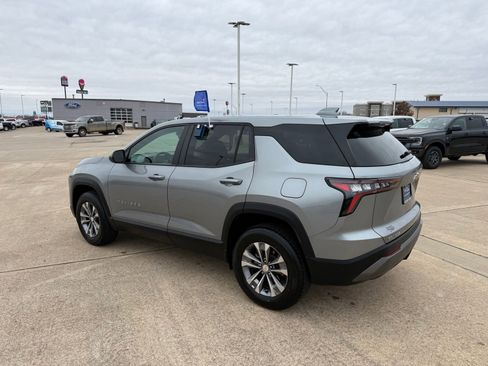 Used 2025 Chevrolet Equinox LT image 7