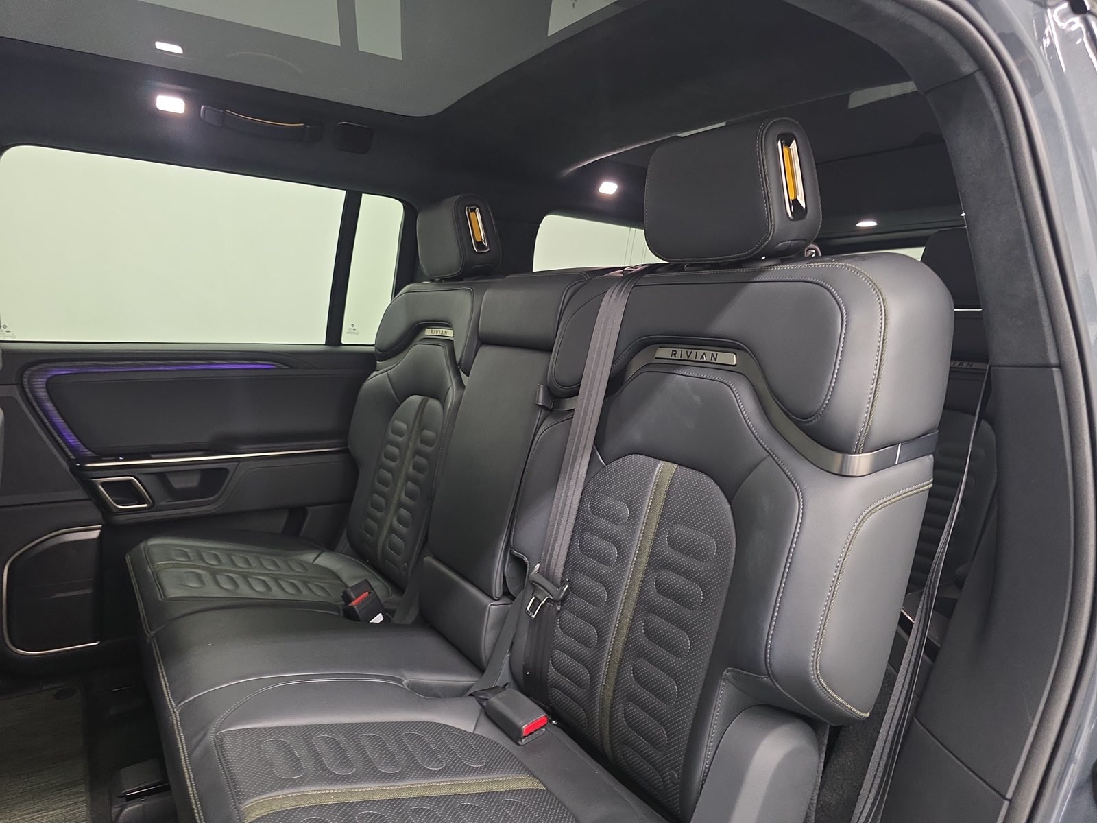 Used 2022 Rivian R1S Launch Edition Quad AWD/4WD image 21