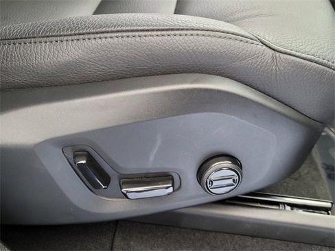 Certified 2025 Volvo XC90 B6 Ultra image 24