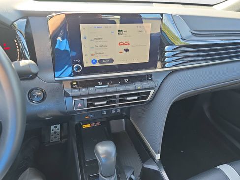 Used 2025 Toyota Camry SE FWD image 14