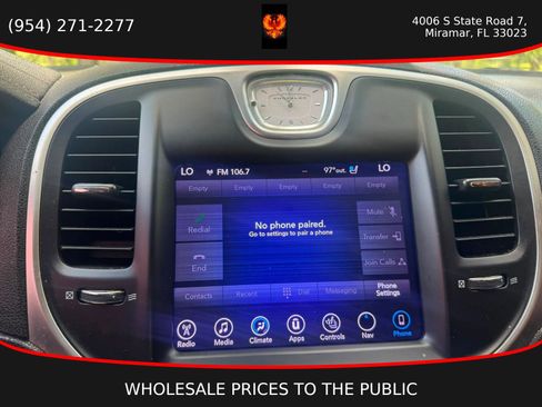 Used 2017 Chrysler 300 C RWD image 10