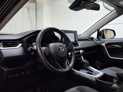 Used 2022 Toyota RAV4 XLE w/ Convenience Package AWD/4WD image 12