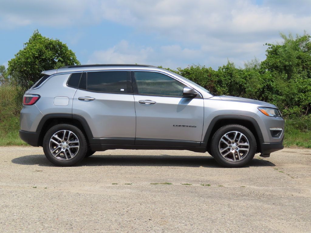 Used 2019 Jeep Compass Latitude w/ Popular Equipment Group FWD image 2