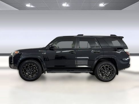 Used 2020 Toyota 4Runner SR5 RWD image 2