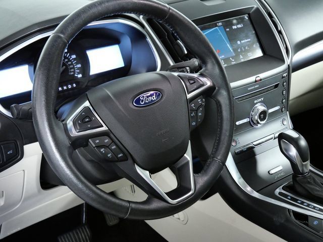 Certified 2017 Ford Edge Titanium w/ Technology Package AWD/4WD image 19