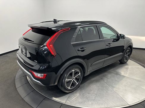 Used 2024 Kia Niro LX FWD image 7