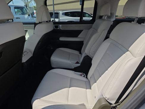 Used 2025 Hyundai Santa Fe Calligraphy AWD/4WD image 24