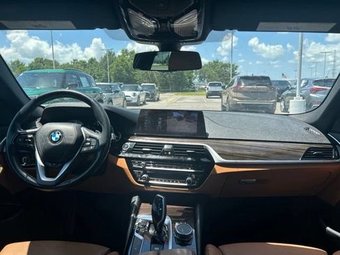 Used 2019 BMW 530i RWD image 16