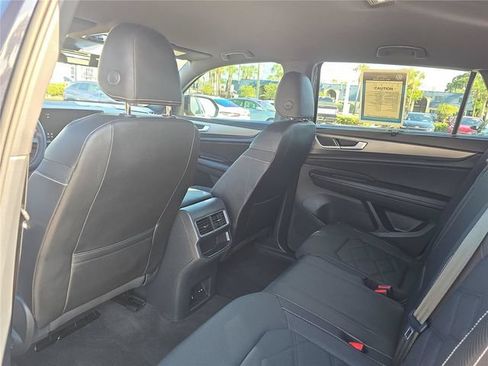 Used 2024 Volkswagen Atlas Cross Sport SE FWD image 11