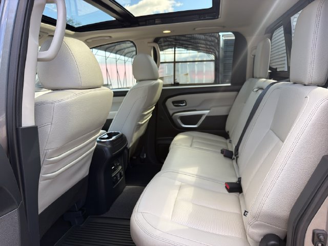 Used 2020 Nissan Titan SL w/ Moonroof Package AWD/4WD image 27