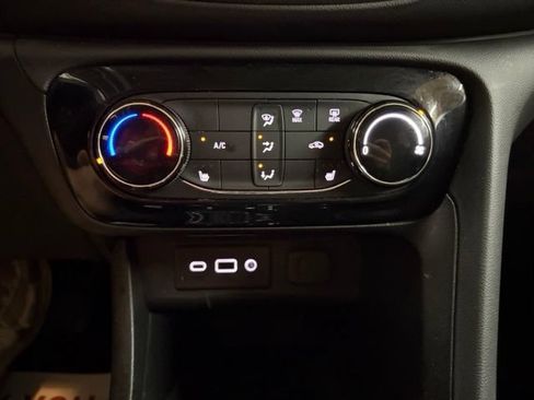 Used 2023 Buick Encore GX Preferred w/ Cold Weather Comfort Package FWD image 36