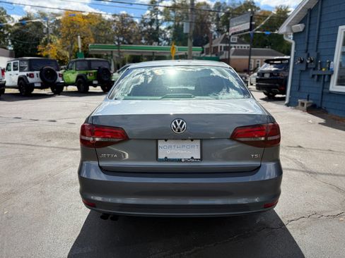 Used 2018 Volkswagen Jetta S image 7