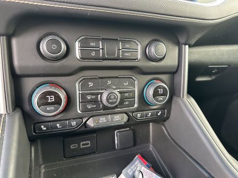 Used 2023 Chevrolet Suburban Premier image 19