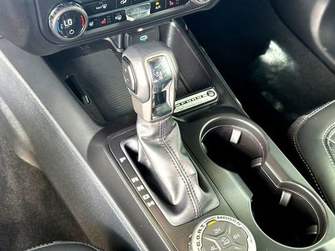 Used 2025 Ford Bronco Outer Banks AWD/4WD image 17