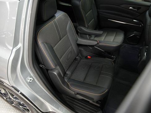 Used 2025 Chevrolet Traverse High Country w/ LPO, Floor Liner Package image 15