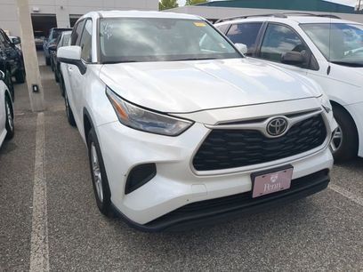 Used 2023 Toyota Highlander L