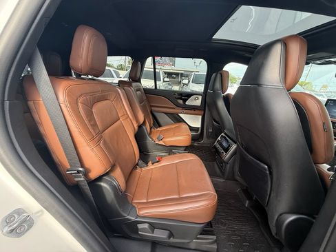 Used 2021 Lincoln Aviator Reserve w/ Equipment Group 208A AWD/4WD image 22