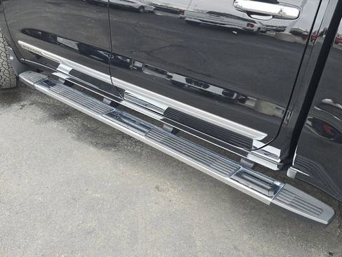 Used 2022 Chevrolet Silverado 1500 High Country image 21