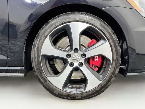 Used 2017 Volkswagen GTI SE FWD image 32