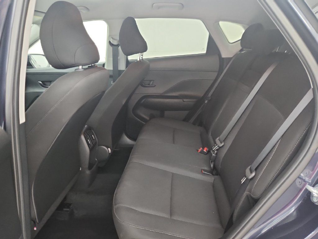 Used 2025 Hyundai Kona SEL AWD/4WD image 32
