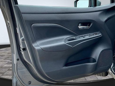 Used 2025 Nissan Versa SV FWD image 20