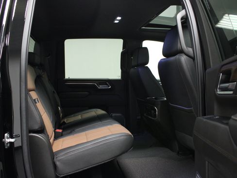 Used 2024 Chevrolet Silverado 2500 High Country w/ Technology Package AWD/4WD image 15
