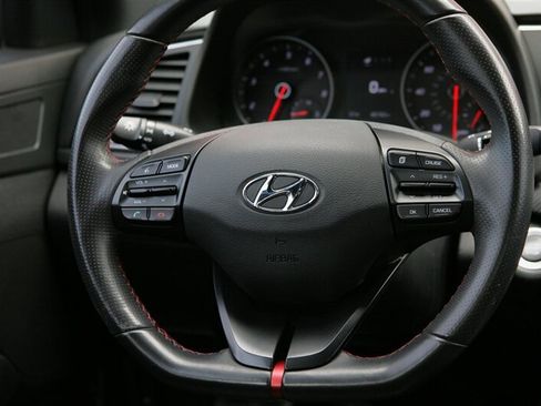 Used 2017 Hyundai Elantra Sport FWD image 17