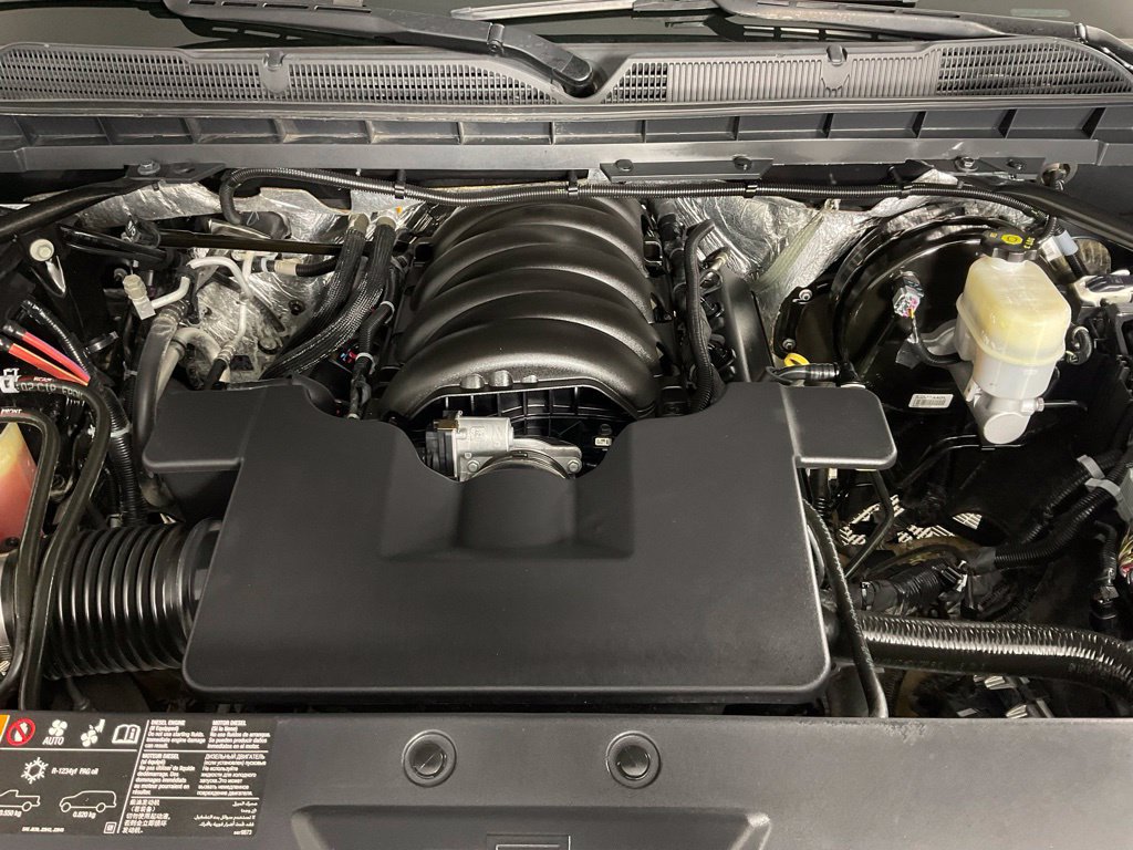 Used 2018 Chevrolet Silverado 1500 LT w/ All Star Edition AWD/4WD image 9