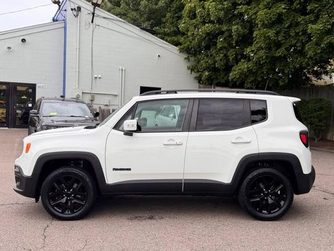 Used 2018 Jeep Renegade Altitude AWD/4WD image 3