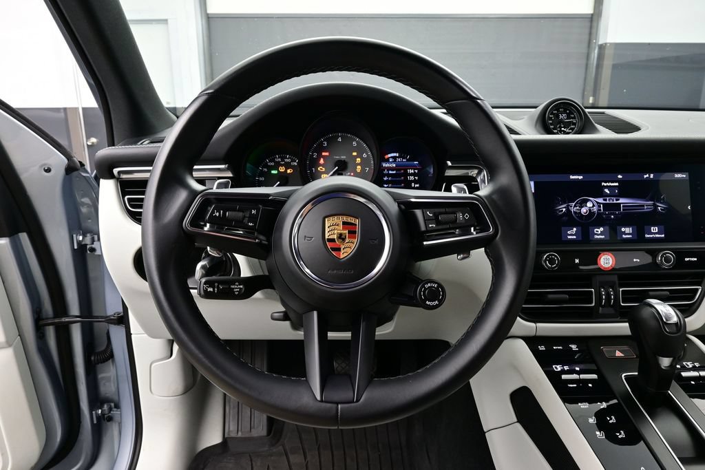 Certified 2023 Porsche Macan S AWD/4WD image 8