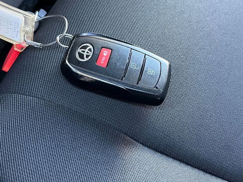 Used 2025 Toyota Tacoma TRD Off-Road image 22