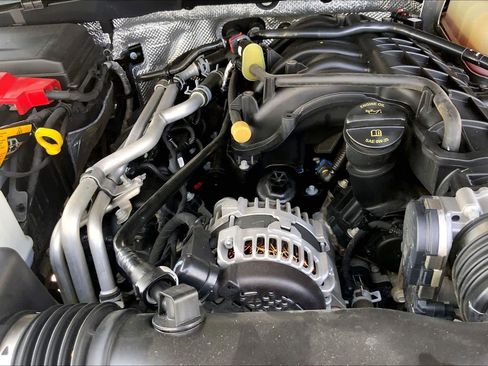 Used 2024 Jeep Gladiator Mojave w/ Safety Group AWD/4WD image 33