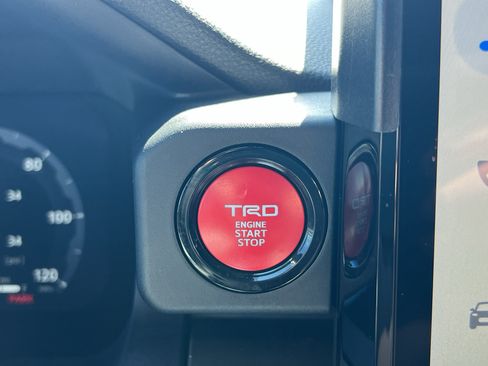 Used 2024 Toyota Tacoma TRD Sport AWD/4WD image 33