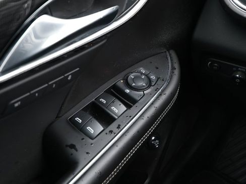 Used 2023 Buick Envision Essence image 23