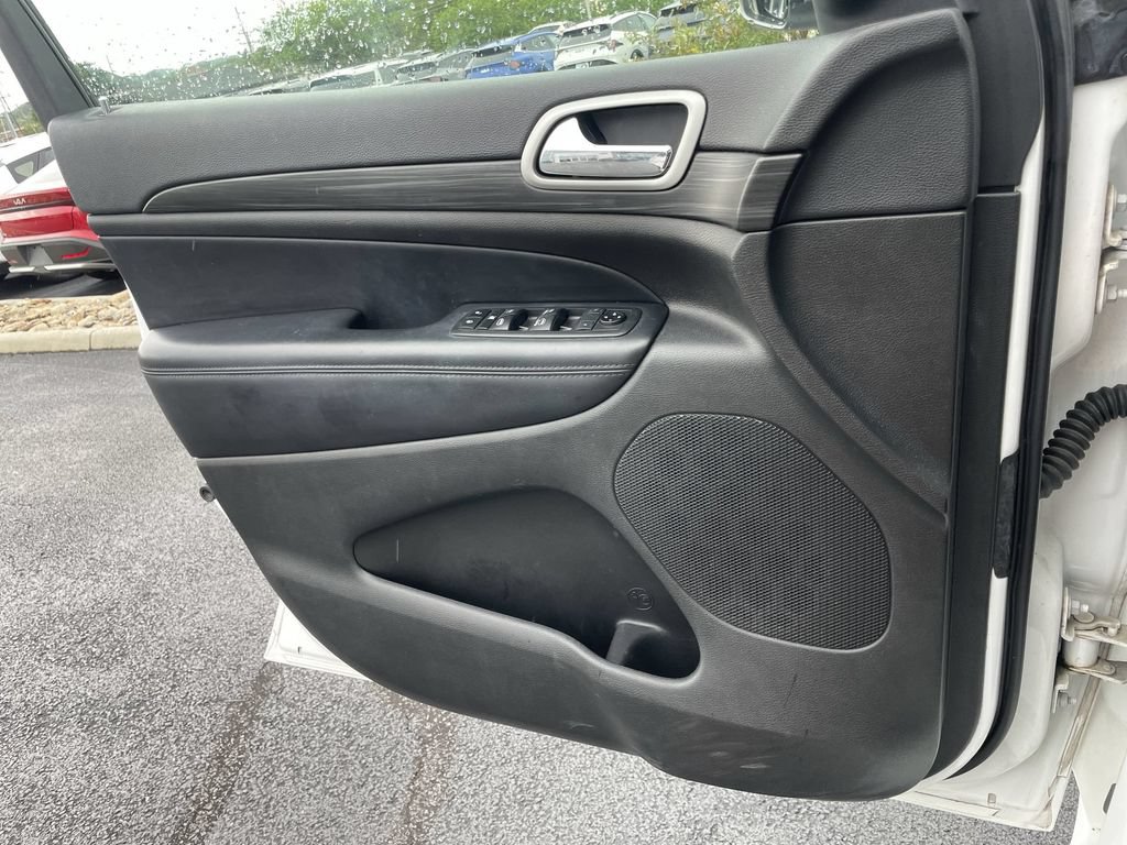 Used 2019 Jeep Grand Cherokee Altitude AWD/4WD image 20