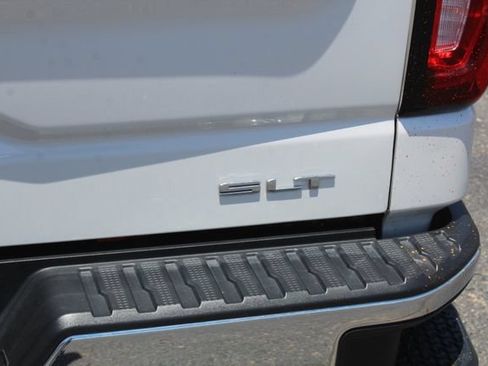 Used 2025 GMC Sierra 1500 SLT AWD/4WD image 5