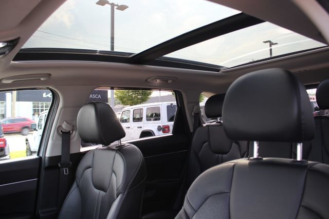 Used 2023 Kia Sorento S w/ Panoramic Sunroof Package AWD/4WD image 23