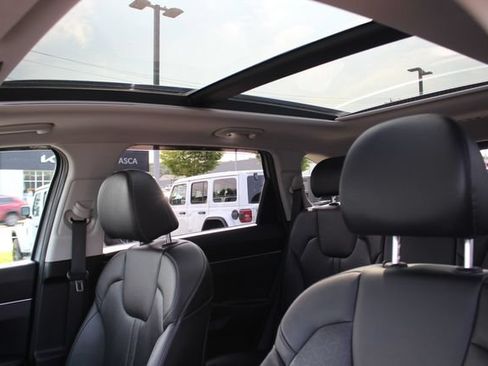 Used 2023 Kia Sorento S w/ Panoramic Sunroof Package AWD/4WD image 23