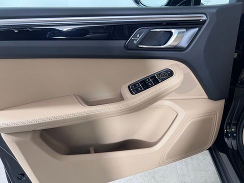 Certified 2023 Porsche Macan Turbo AWD/4WD image 29