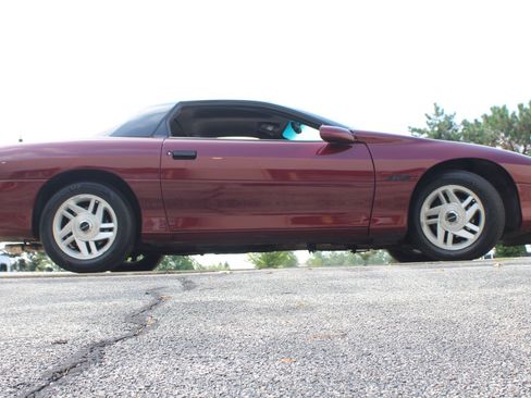 Used 1995 Chevrolet Camaro Z28 RWD image 33