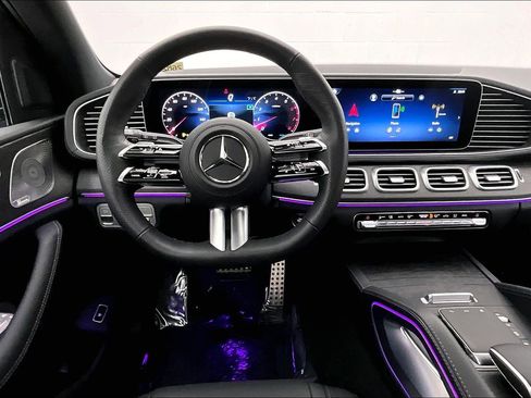 Used 2026 Mercedes-Benz GLS 450 4MATIC image 4