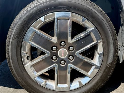 Used 2012 GMC Acadia Denali image 6